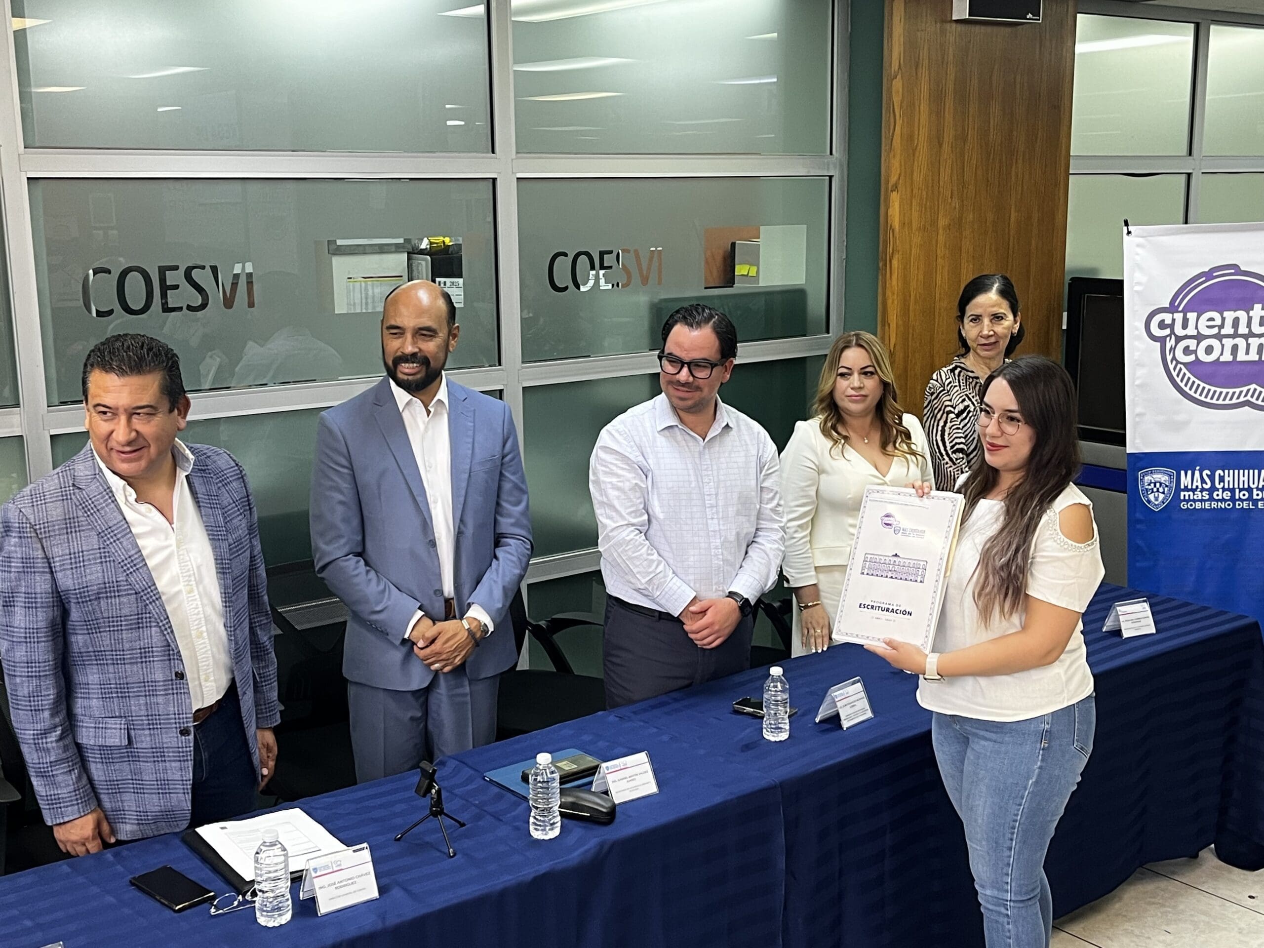 COESVI entrega escrituras a familias de Chihuahua y Aquiles Serdán 