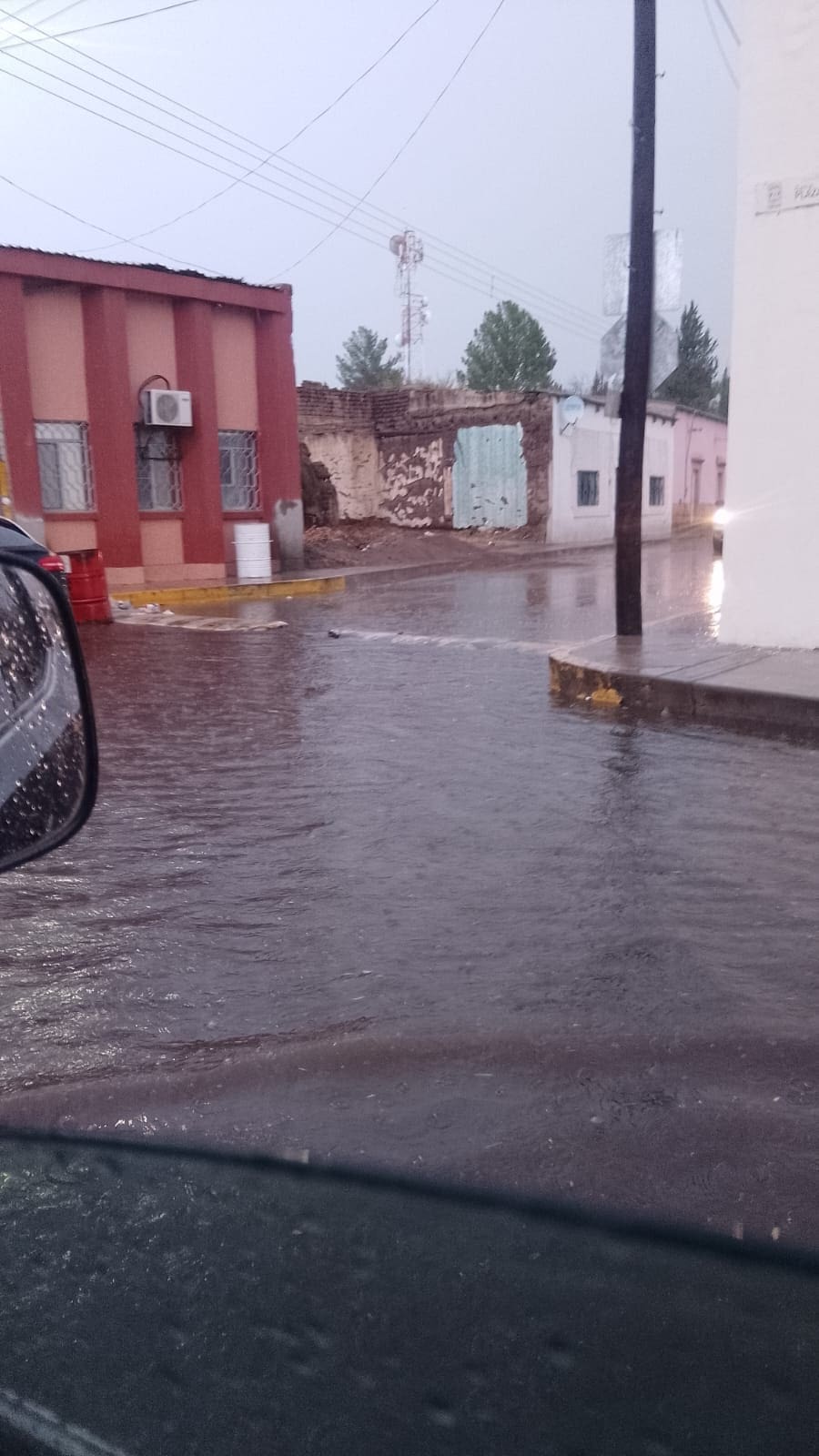 Protección Civil emite alerta por lluvias intensas en diversas regiones del estado