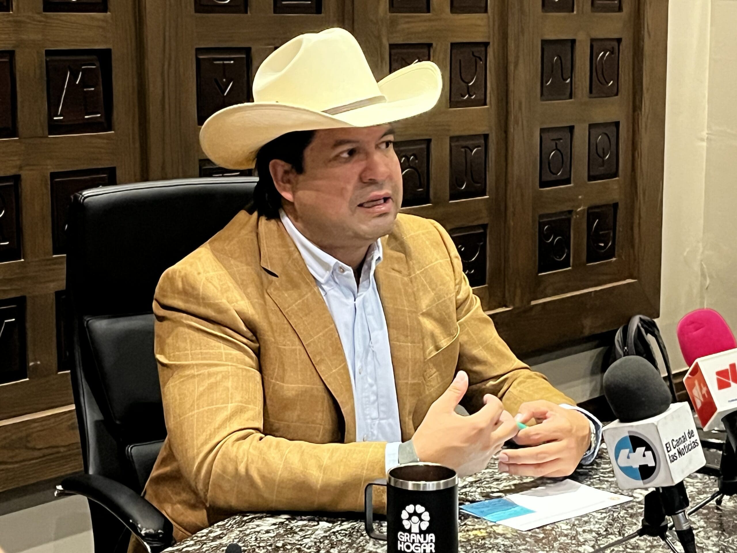 Viajarán Maru y Álvaro Bustillos a Washington para dialogar sobre apertura fronteriza