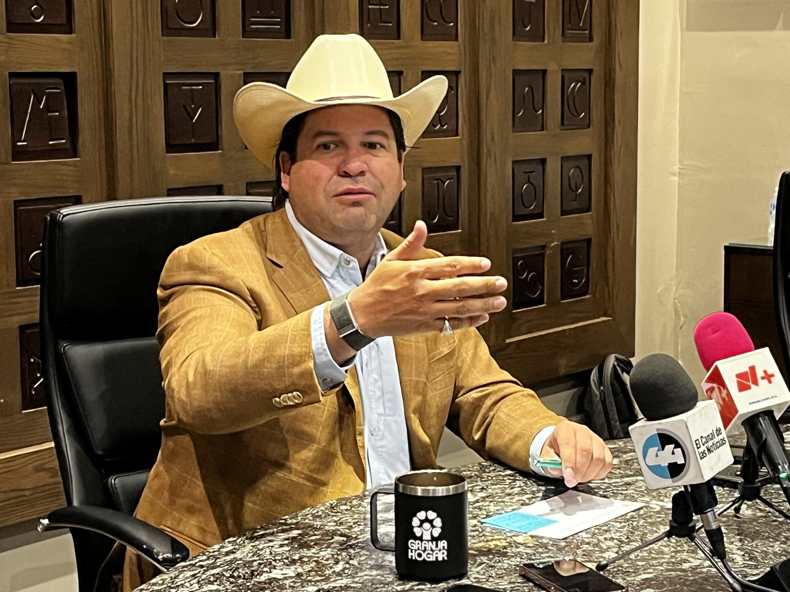 Reabren exportación de ganado a EU desde Chihuahua tras cierre por gusano barrenador
