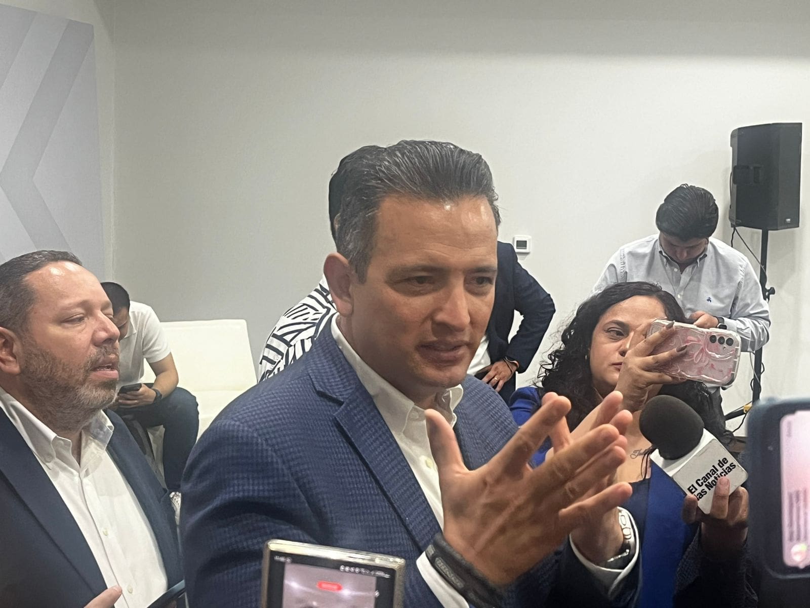 Alcalde Bonilla abre diálogo con desarrolladoras por caso del fraccionamiento Monte Xenit