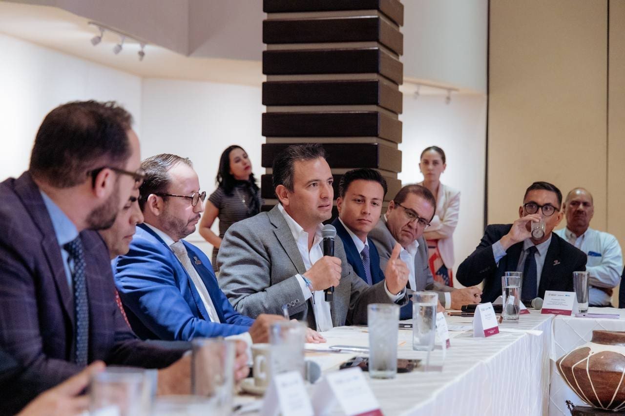Llama Bonilla a la Federación a retener industria instalada