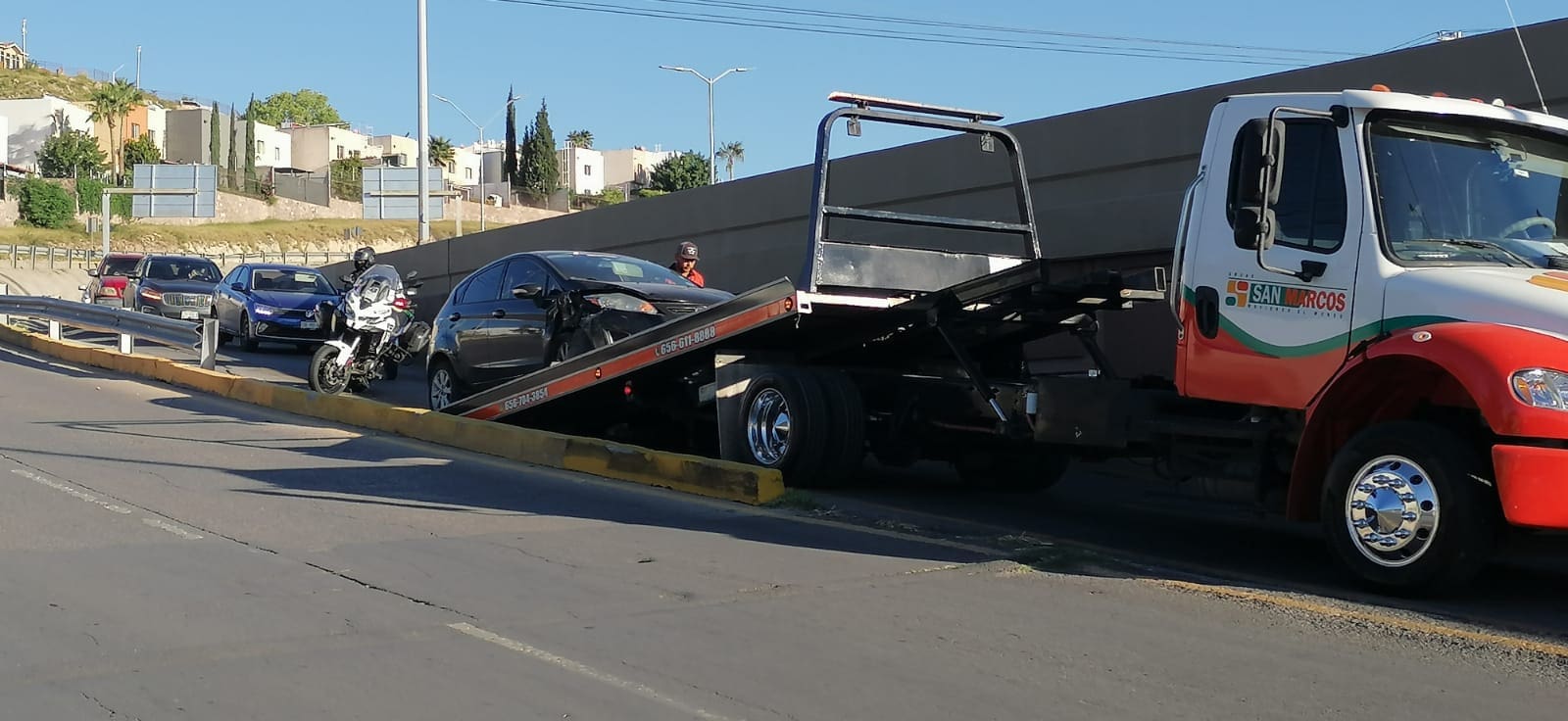 Accidente provoca saturación vial en Periférico de la Juventud