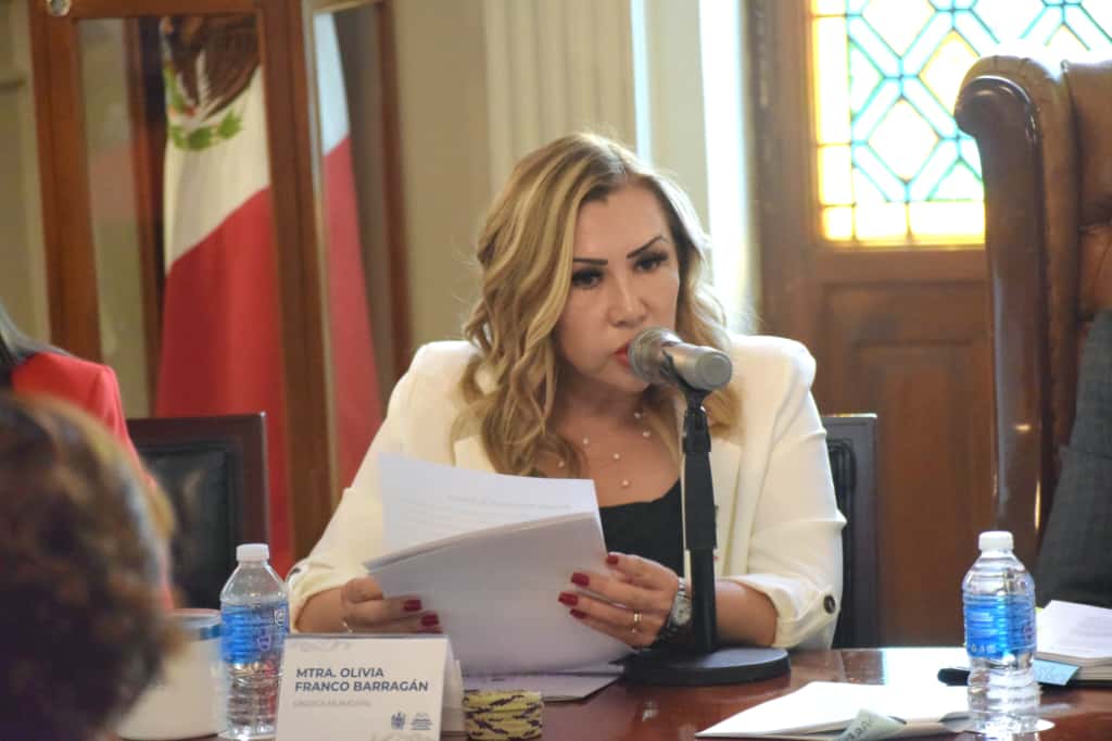 Presenta Olivia Franco informe trimestral de Sindicatura