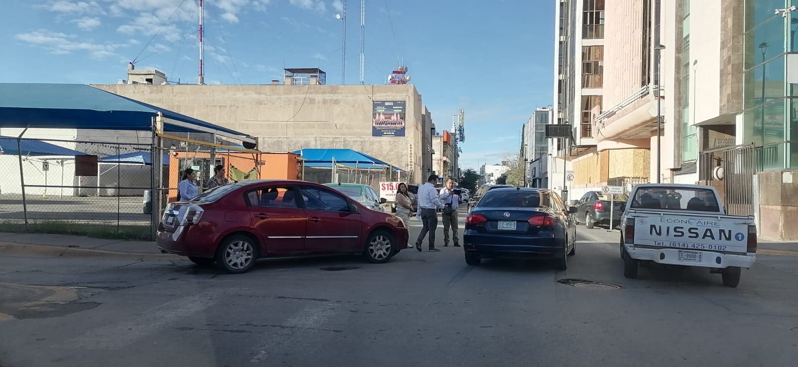 Choque en el cruce de Ojinaga y Quinta provoca caos vial