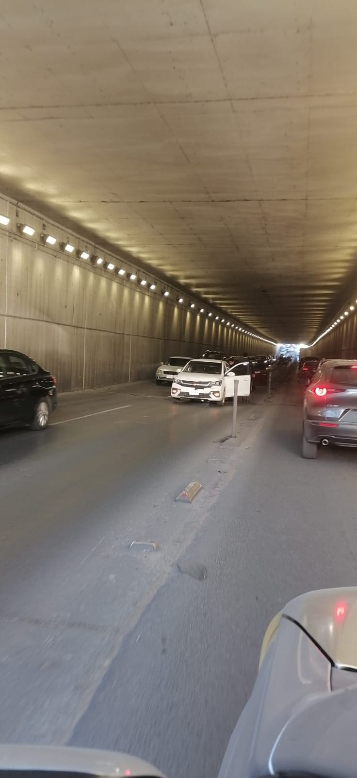 Choque provoca congestionamiento vial en La Cantera