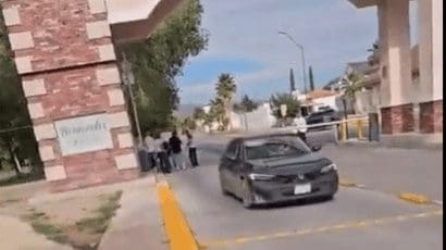 Escala conflicto en Residencial Leones, vecinos cierran tramo de la carretera Aldama